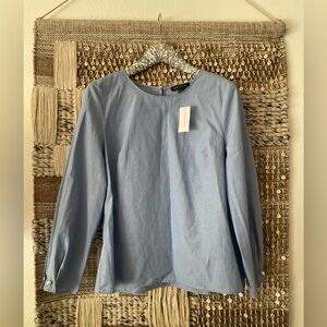🩵 NWT Banana Republic light blue chambray long-sleeve blouse with pearl detail L